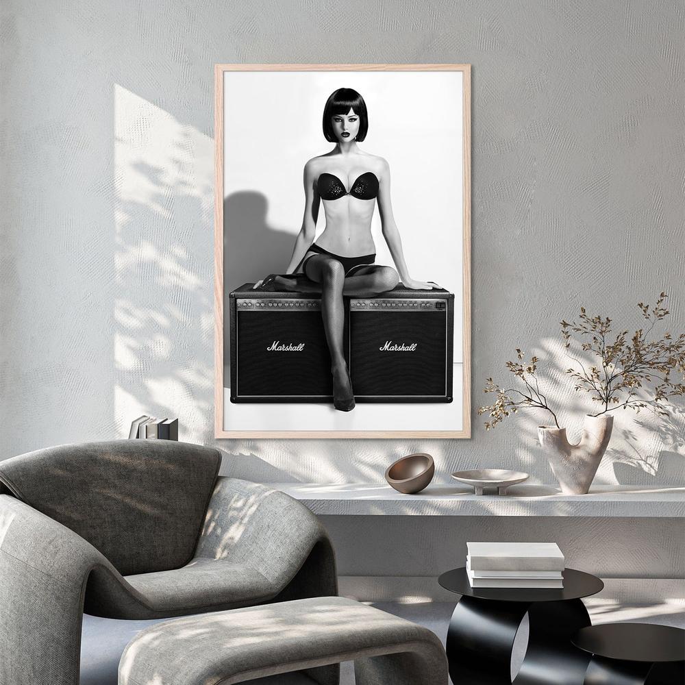 Monochrome Studio Glamour - Image 8